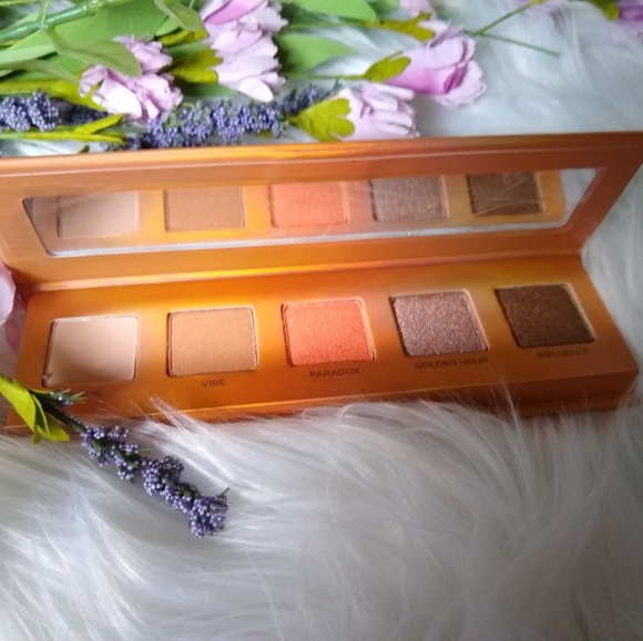 Urban Decay Other - 🆕2/$25 Urban Decay Lightbeam Eyeshadow Palette